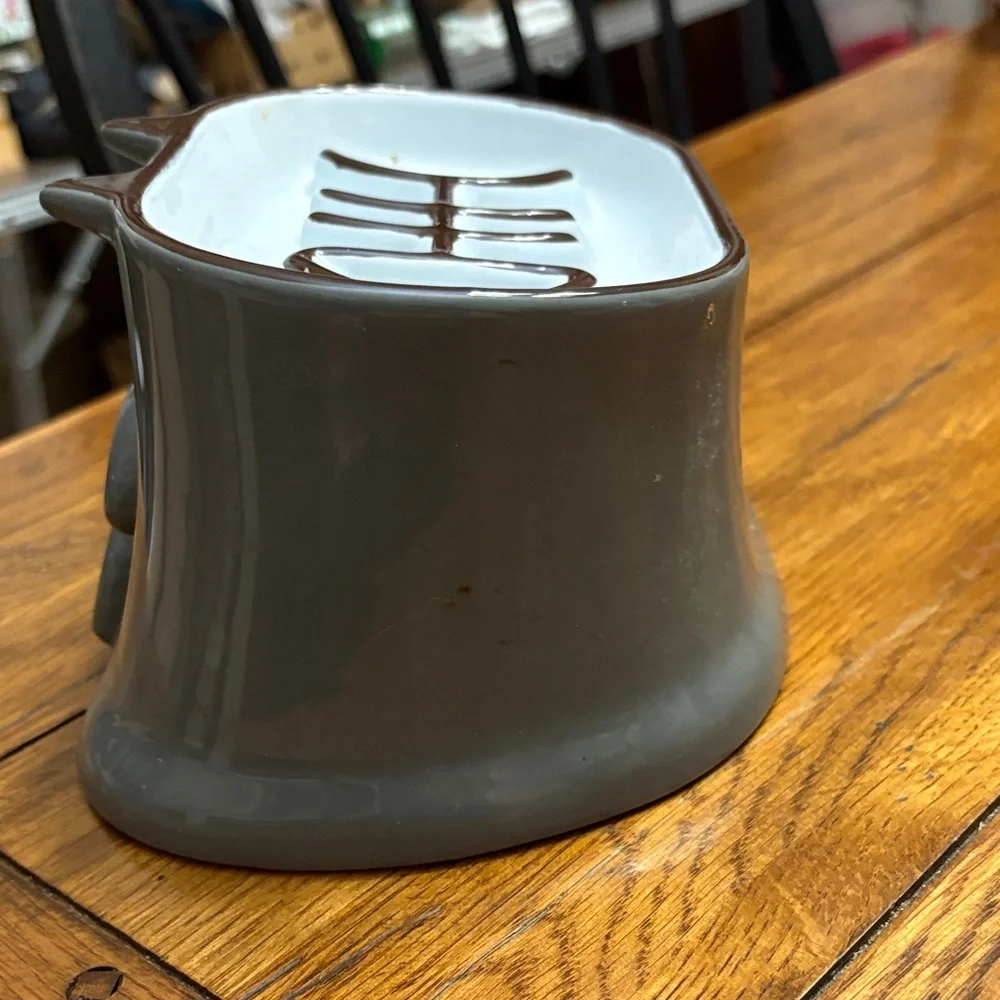 Grey Ceramic Cat Feeder with Fishbone Design